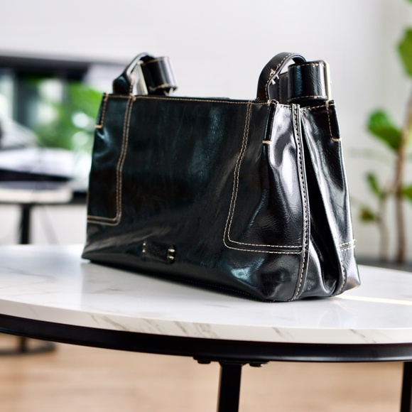 Black Purse - Picture 2 of 5